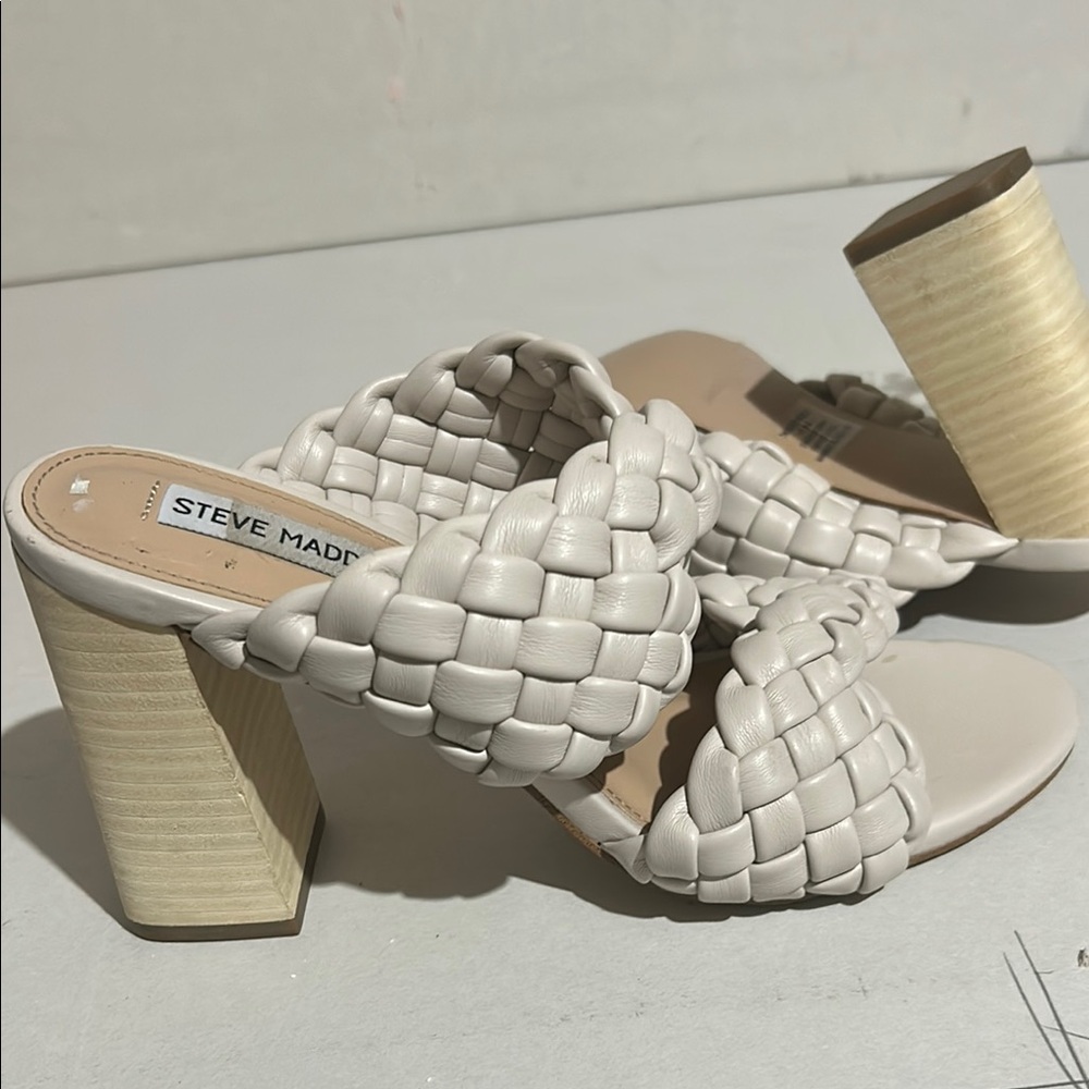 Steve Madden Cream Heels with Elegant Woven Design - Picture 5 of 5